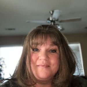 Meet your Posher, Deedee